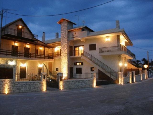 Giogarakis Suites Елеонас Екстериор снимка