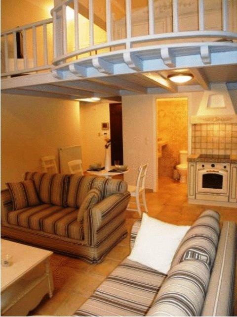 Giogarakis Suites Елеонас Стая снимка