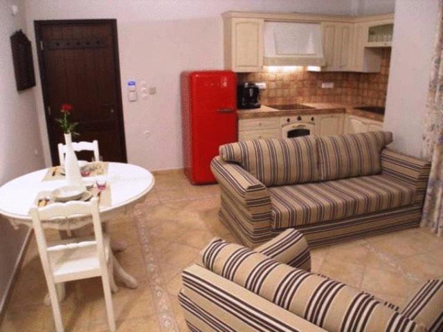 Giogarakis Suites Елеонас Стая снимка