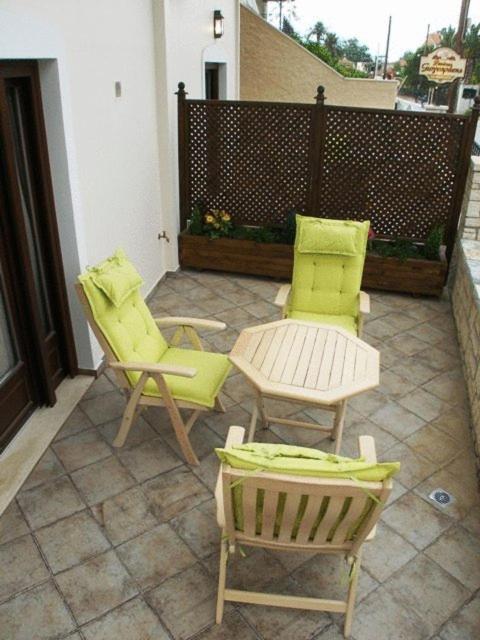 Giogarakis Suites Елеонас Стая снимка